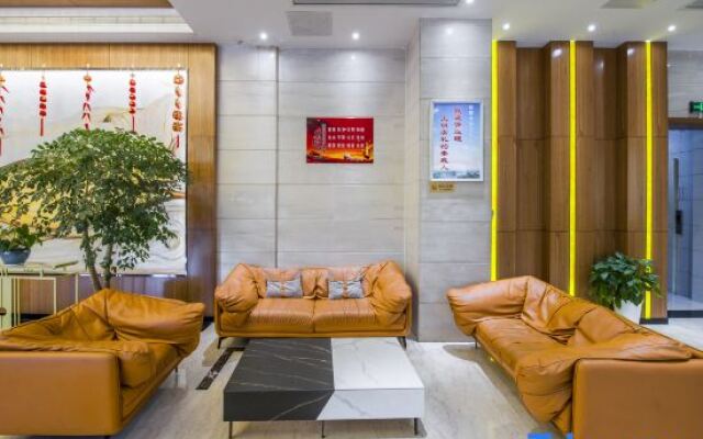 Jinfeng Hotel (Louxing Square Spring Garden Pedestrian Street Store)