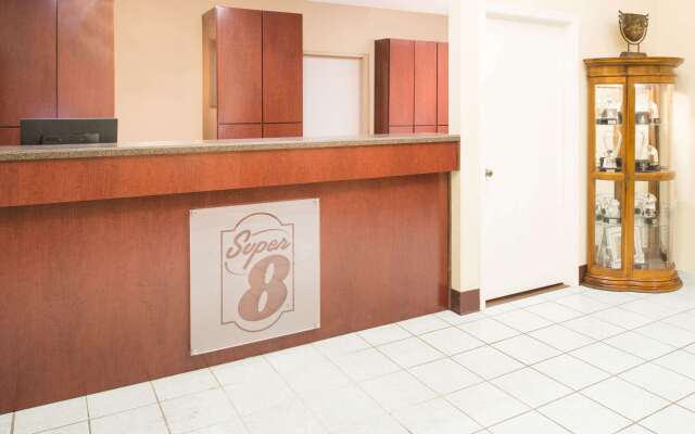 Super 8 By Wyndham Lamar