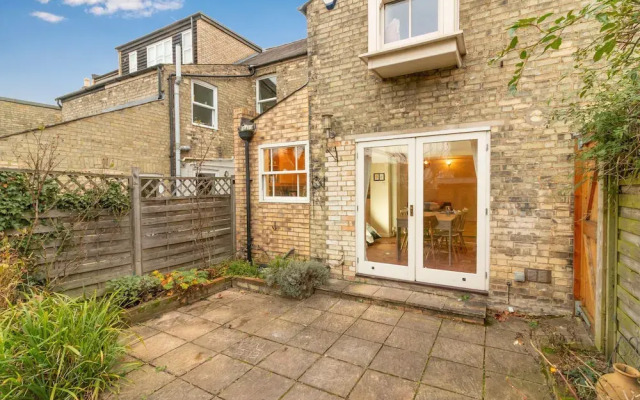 The River Cam Escape - 5BDR with Private Garden with Pond