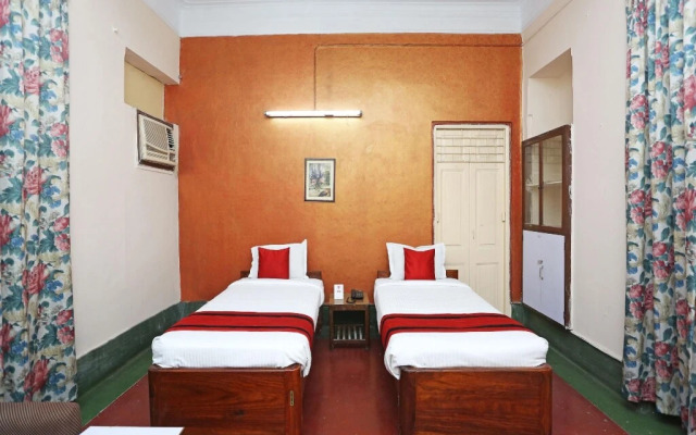OYO 11896 Marble Palace Guest House