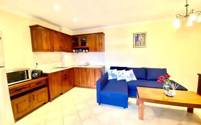 Santa Marina 2-bedroom apt. w/ Sea View + Terrace