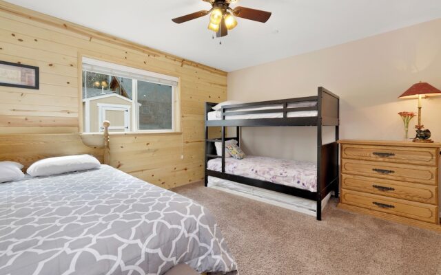 KIT Kat's Hideaway #1874