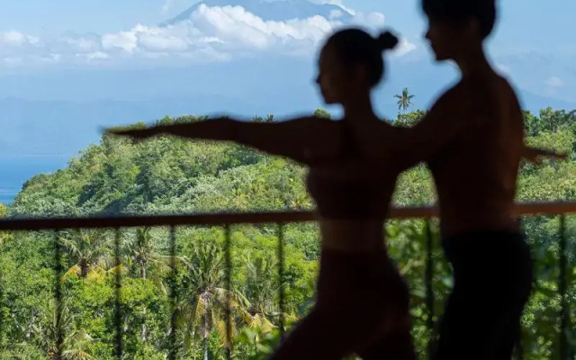 Deep Roots Dive & Yoga Resort