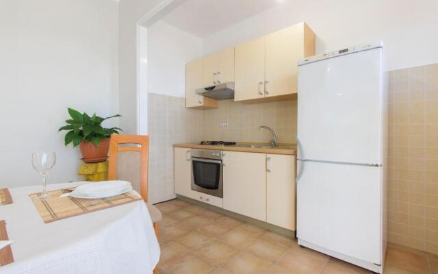 Bulat Sea View Apartments