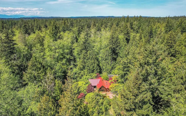 Rhythm Waters by Avantstay Garden Paradise, Pond