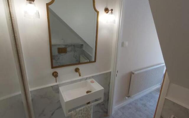 Courtyard house - boutique stay, sleeps 2 - Bruton