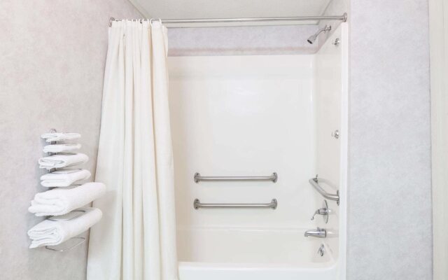 Travelodge by Wyndham Elkton University Area