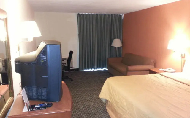 Rodeway Inn & Suites