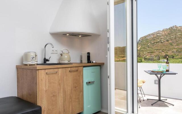 Ninemia Naxos Suites
