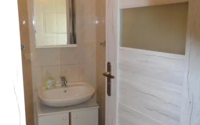 Uroczy Domek Z Ogrodem I Tarasem