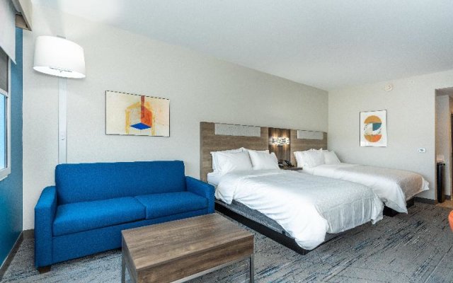 Holiday Inn Express & Suites Charlottesville - Mon
