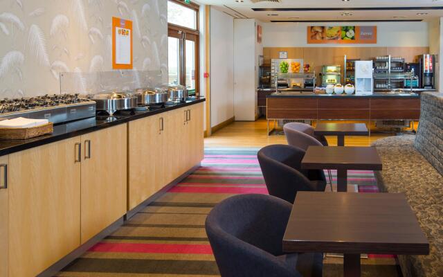 Holiday Inn Express London-Epsom Downs, an IHG Hotel