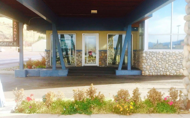 Thunderbird Motel