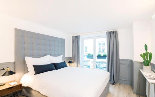 Luxury 4 Bedrooms Le Louvre I by Livinparis