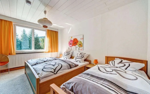 Cozy Apartment Near Trails
