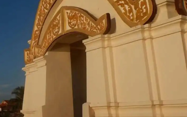 Santhong Rimkhong Hotel