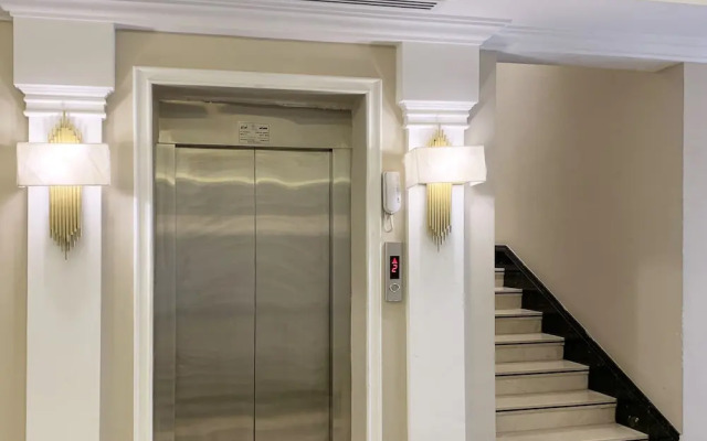 Sahafa A-9 Royal touch Balcony AZ74