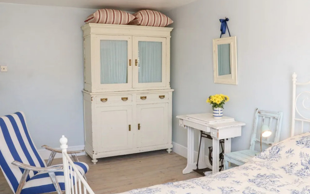 3 Elm Cottage