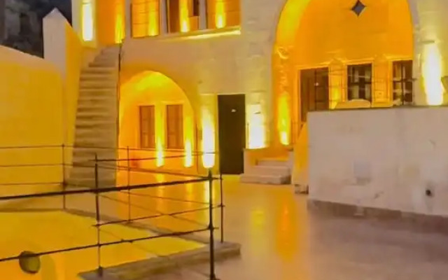 Arien Cave Suites