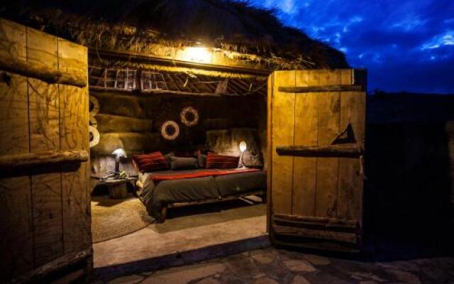 Original Maasai Lodge - Africa Amini Life