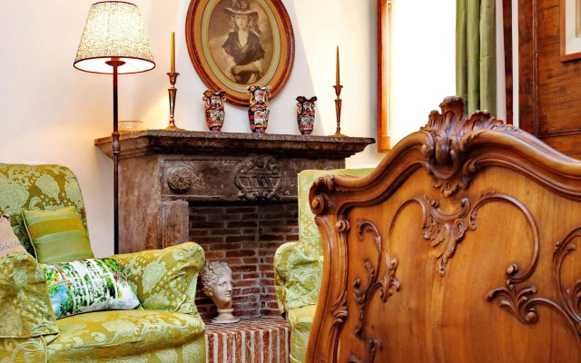 Town House - Treasurerome Collection