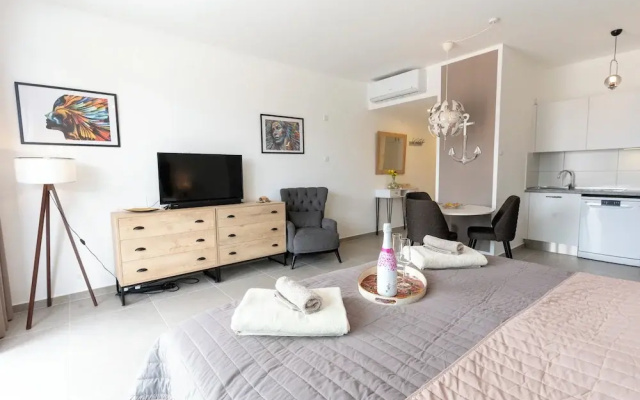 Bright and Lovely Furnished Studio Apartment