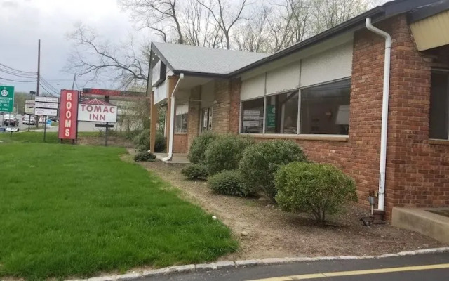Tomac Motor Inn