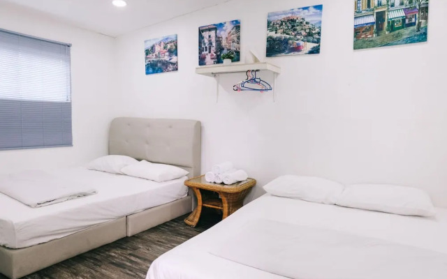 Camelia Homestay by ZUZU
