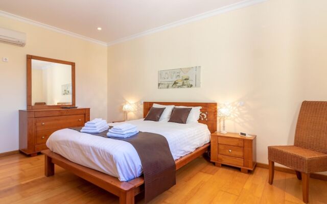 Luxury Villa in Albufeira With Heated Private Pool