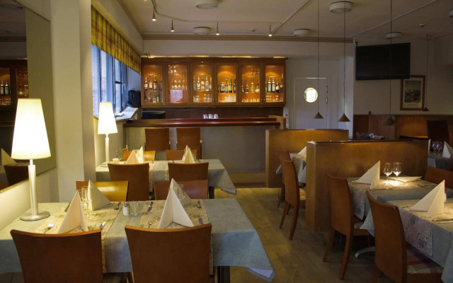 Pilot Airport Hotel