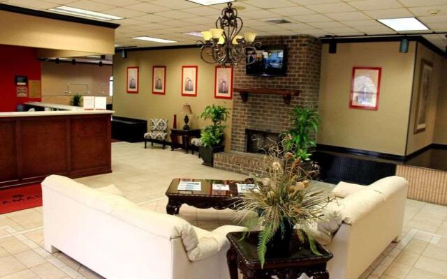 Cottonwood Suites Savannah Hotel & Conference Center