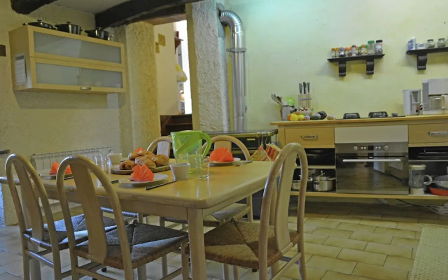 Cozy Mansion in Brandonnet With Swimming Pool