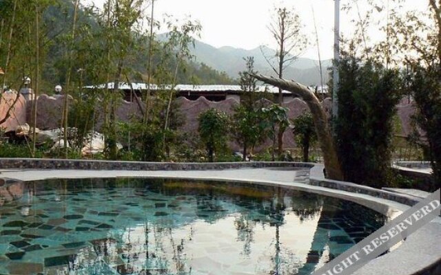 Xinfeng Jiangyuan Hot Spring Resort