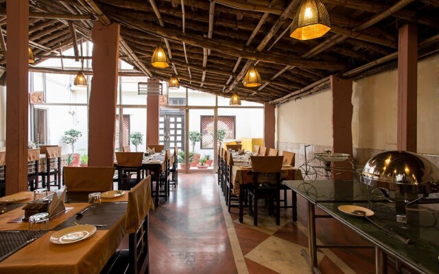 Capital O 11204 Hotel Rg Palace