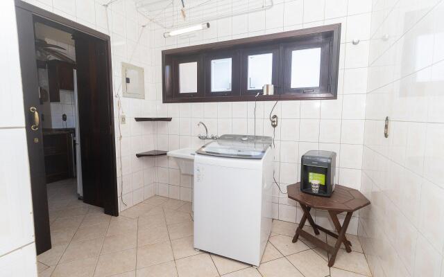Casa com Piscina e Sinuca em Bombinhas