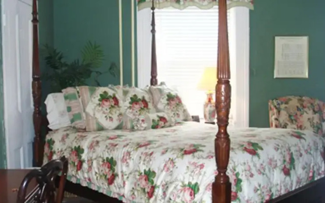 Clinton Street Bed & Breakfast