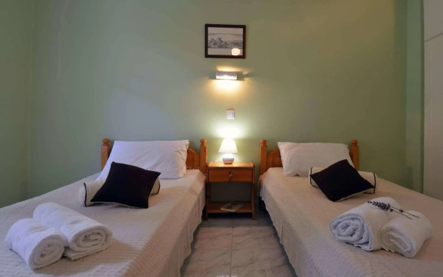 Damaskis Studios a Small Complex in Kassiopi