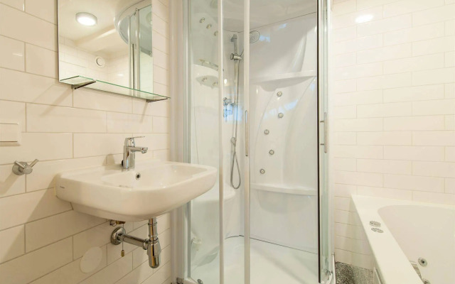 Jordaan Laurier Apartments