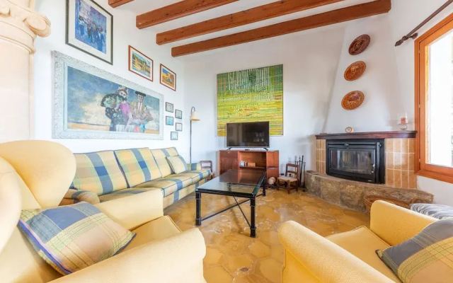Can Mir in Mallorca With 4 Bedrooms and 3 Bathrooms - Cottages_and_Houses in Alcudia - Photo 2