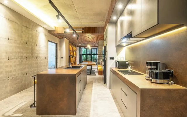 Modern 4 BR Villa Heart of Canggu 8mins to Beach