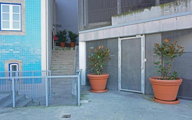 Porto View by Patio 25