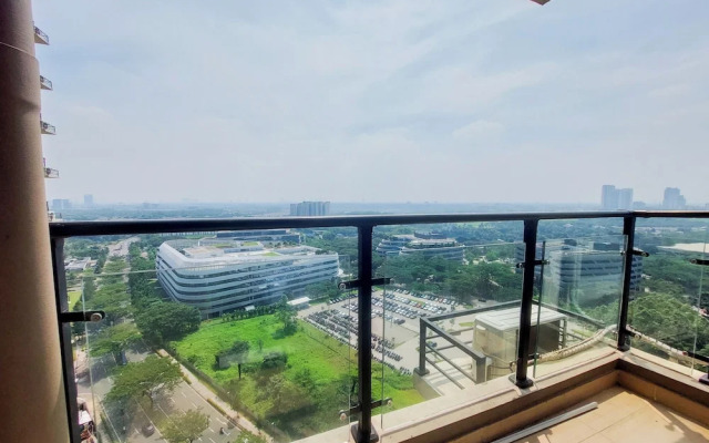 Good Designed And Restful Studio Sky House Bsd Apartment
