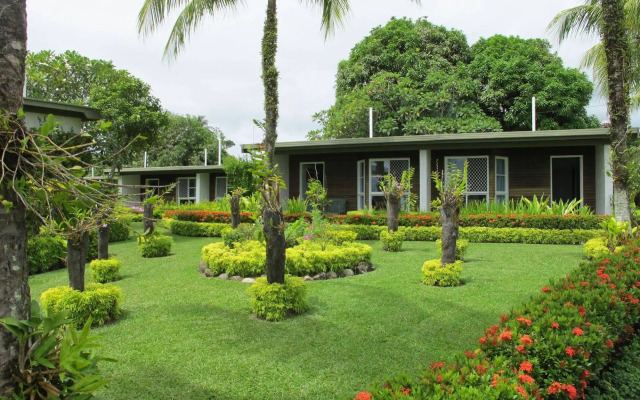 Madang Lodge Hotel