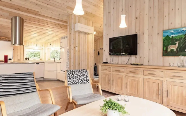 6 Person Holiday Home in Hals