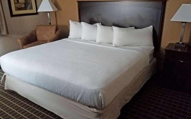 Americas Best Value Inn & Suites Bismarck