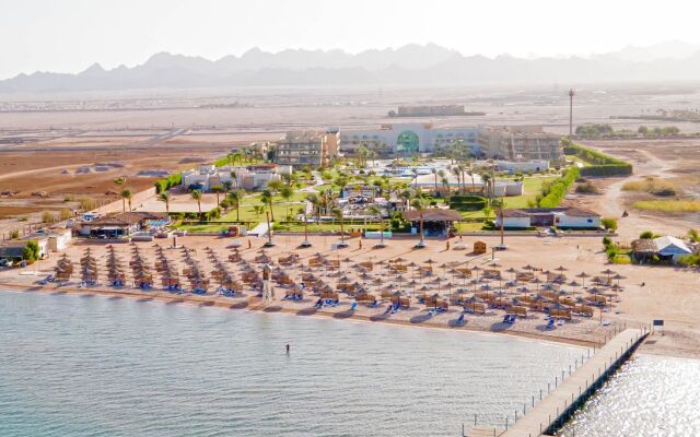Mövenpick Waterpark Resort & Spa Soma Bay