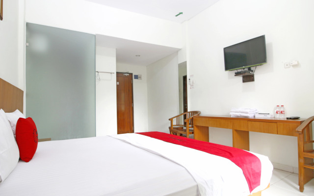 RedDoorz @ Turangga Sari