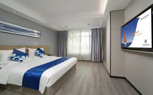 Yeste Hotel (Shenzhen Dalang Commercial Center Huachang Subway Station)