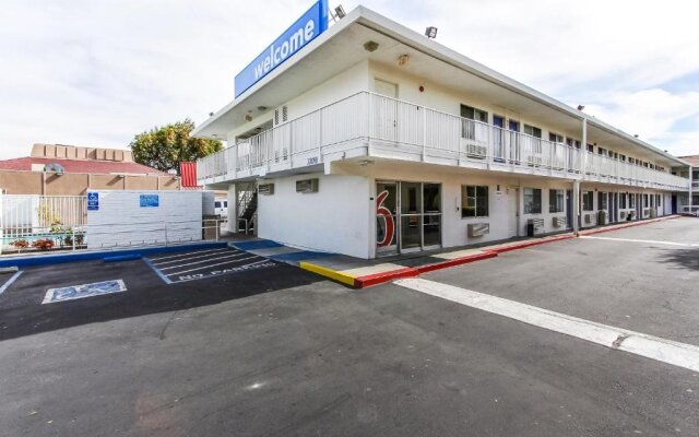 Motel 6 Santa Clara, CA