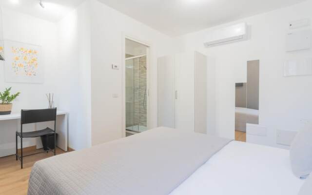 Pozzo Vertical Apartment With Garden and Parking